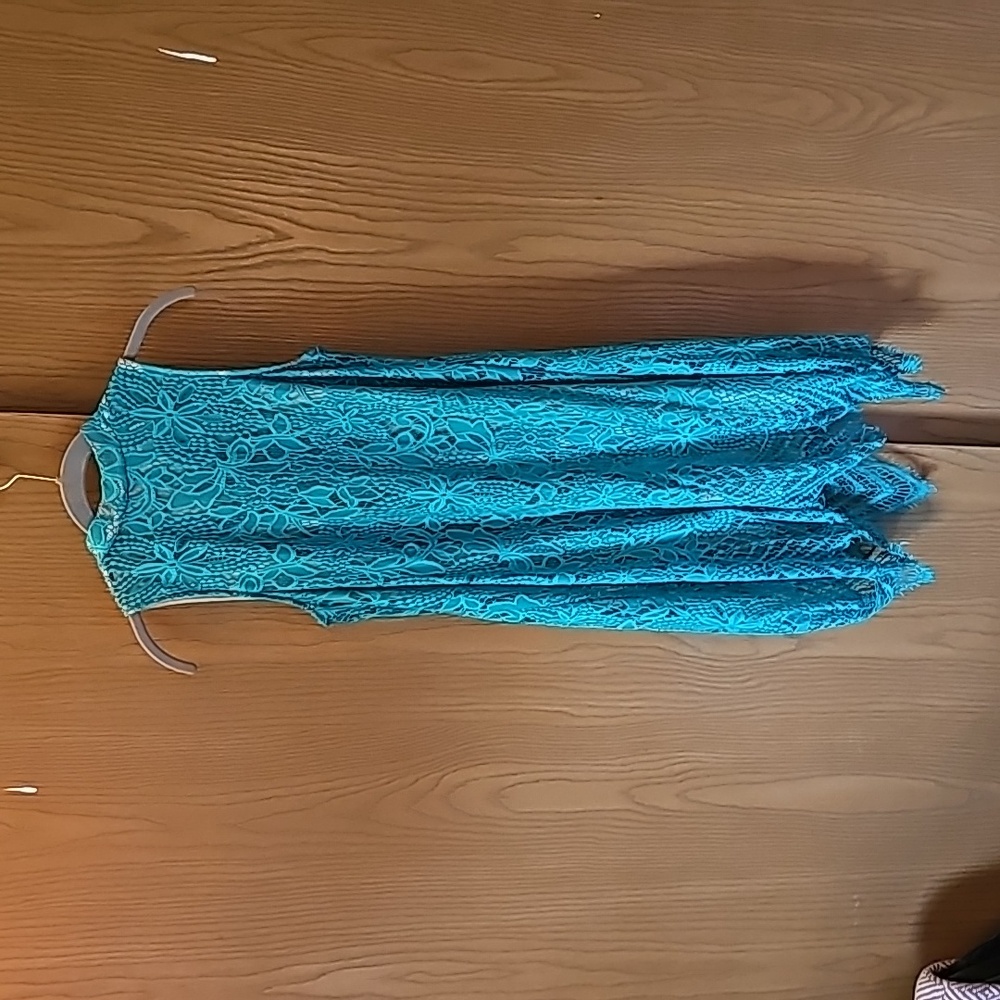 Turquoise Lace Sleeveless Dress
